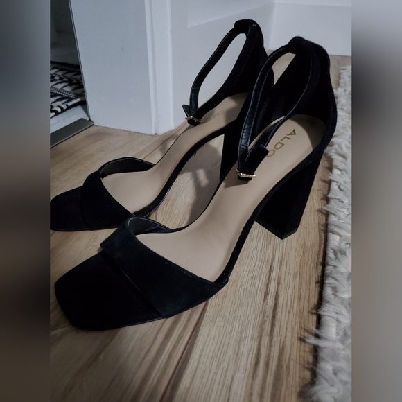 Aldo Black Velour Block Heel - Picture 2 of 5